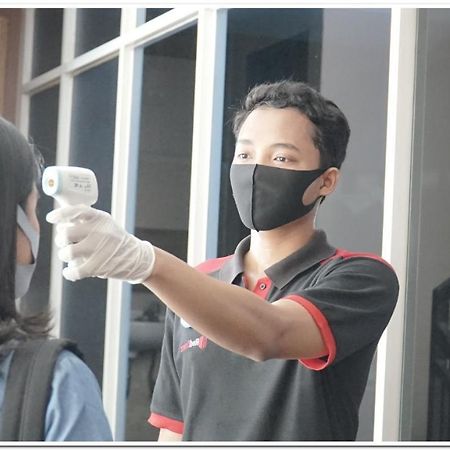 Reddoorz Syariah Premium At Cilandak Timur 2 Jakarta Buitenkant foto